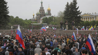 Руската полиция задържа Навални и стотици протестиращи в Москва и Петербург