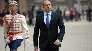 Президентът за снимката на съветника му: Абсурдно е окарикатуряването на Хитлер да бъде приравнявано с флирта с нацизма