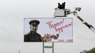 Критиците на ролята на Сталин във войната станаха рекордно малко в Русия