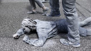 Фотогалерия: "1000 фигури" срещу Г-20