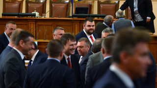 Депутатите имат 68 неизвинени отстъствия, всяко седмо е на Делян Пеевски
