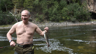 Владимир Путин: от бедните комуналки до залите на Кремъл