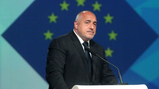 Цитат на деня: Не е честно да събираме толкова пари, за да ги харчим за стари бакии