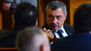 Предозиране: Вицепремиерът Симеонов води акция срещу заведение в Слънчев бряг