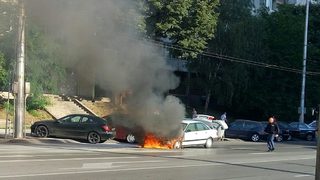 Пожар на кръстовище в София