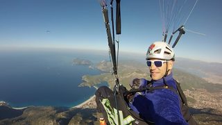 Летене с парапланер или с <span class="highlight">балон</span> и още от програмата на "Въздухария"