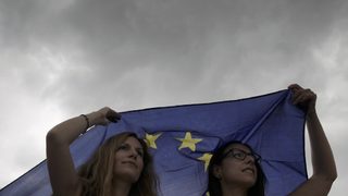 ЕС пое глътка въздух, но тепърва трябва да се бори с евроскептицизма
