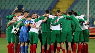 Футболните национали излизат срещу Холандия, за да сложат край на негативна серия в гостуванията си