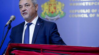 Валери Симеонов иска да ликвидира държавното дружество "<span class="highlight">Слънчев</span> <span class="highlight">бряг</span>"
