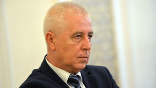 Последният случай във Фонда за лечение на деца прелял чашата на търпението на министър Петров