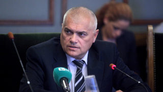 Цитат на деня: Седем-осем от всеки десет души купуват дрехи втора употреба, не може пожарната да е изключение