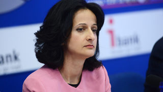Финансовият регулатор се нуждае от пари за експерти