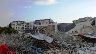 Събориха най-голямото "<span class="highlight">Пикадили</span>" във Варна