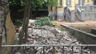 Част от оградата на "<span class="highlight">Къщата</span> <span class="highlight">с</span> <span class="highlight">ягодите</span>" е паднала