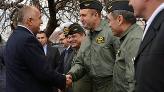Президентът в атака – и сам войнът е войн?