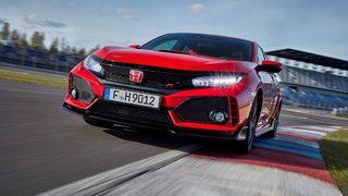 Най-мощният автомобил с предно предаване гостува на автосалона в София