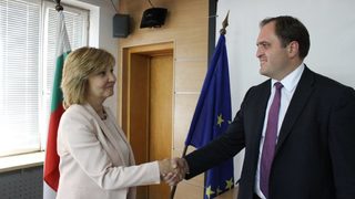 Данъчните на България и Гърция се обединяват срещу измамите