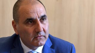 Цветанов препоръча на Нинова да си смени шофьора