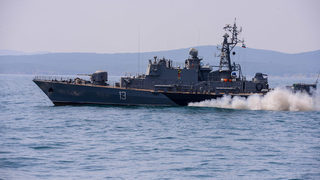 Само една компания кандидатства да построи 2 <span class="highlight">корвети</span> за армията