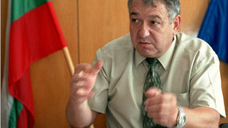 Няма опасност от преливане на язовири, заяви Кирил Войнов