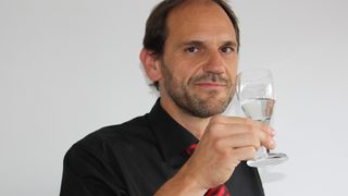 Петер Шроп, дегустатор на вода: "Минералната вода на <span class="highlight">Михалково</span> е нещо съвсем необикновено".