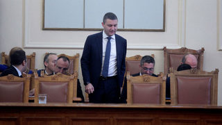 Бюджет 2018 - "изпълним, без нови данъци", бе приет на първо четене