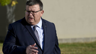 Сотир Цацаров ще бъде изслушан в парламента за контрабандата на горива и лекарства