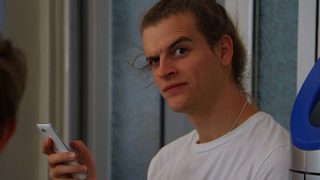 Филм от младежи за младежи разказва за пристрастяването към смартфоните