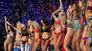 Фотогалерия: Шоуто на Ангелите на Victoria's Secret в Китай