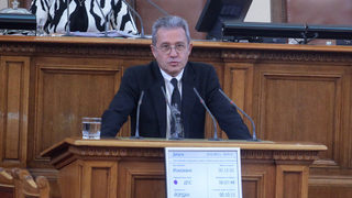 Коалицията вече е тройна, смята Йордан Цонев