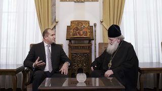 Президентът Радев и патриарх Неофит обсъдиха отношенията с Македонската църква