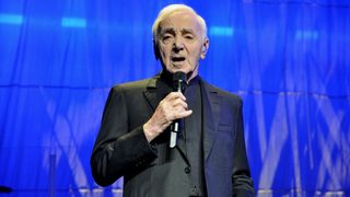 Снимка на деня: Шарл Азнавур се сбогува с българската публика