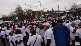 Автобуси докараха "спонтанно протестиращи" за "Булгартабак" в центъра на <span class="highlight">София</span> (обновена в 11 ч.)