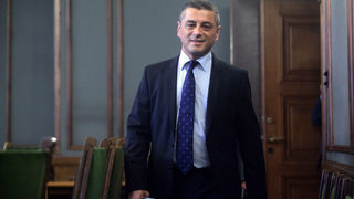 БСП се разграничи от свой депутат, призовал политиците, участвали в приватизацията като Нинова, да отстъпят