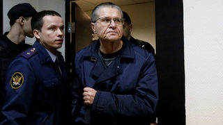 Руски съд даде 8 г. затвор на бивш министър за подкуп от 2 млн. долара (допълнена)