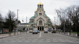 Паркирането около столичния <span class="highlight">храм</span> "Св. Ал. <span class="highlight">Невски</span>" е забранено на Бъдни вечер