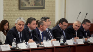 Обсъждането за подслушванията: Рашков и Цацаров в студен мир, депутатите не видяха проблем