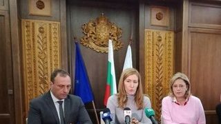 Европейската комисия няма позиция по казуса с променения план на Пирин, но ще го следи