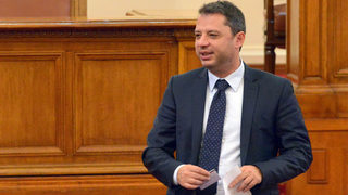 Конституционният съд ще гледа пет дела, сред които и това за оставката на Делян Добрев