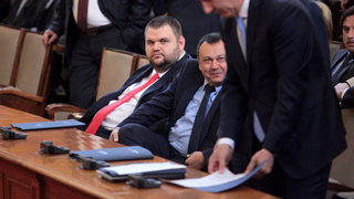 Правната комисия ще разгледа на второ четене закона "Пеевски" за КТБ