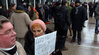 "Връщаме се към тоталитаризма" - граждани и журналисти поискаха оставката на Кошлуков