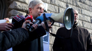 Кметът на Разград вкара прокуратурата в спора за бъдещето на болните лъвове