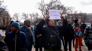 Десетки протестираха срещу поправки, улесняващи застрояване на ниви