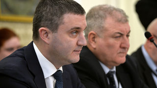 Горанов поиска обяснение защо шефът и надзорът на здравната каса се разминават за задълженията