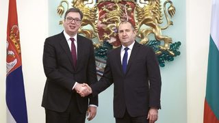 Българите в Сърбия гласуват за национален съвет на фона на спор с представители на София