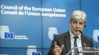 Екоминистърът е обещал в Брюксел да представи ясни мерки със срокове за въздуха