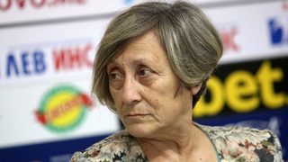 <span class="highlight">Нешка</span> <span class="highlight">Робева</span> разкритикува федерацията: Мачкаме сума деца