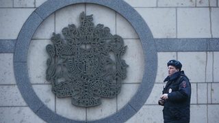 Тиха паника в Лондонград - днес Тереза Мей ще обяви нови санкции срещу Русия