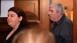 <span class="highlight">Пътен</span> <span class="highlight">полицай</span>, заснет да взима подкуп, получи три години условно