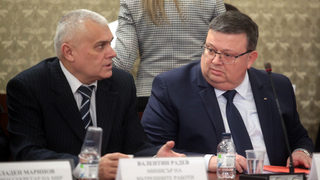 Ако се смята, че абдикираме от задължения, да се назначат още полицаи, предложи вътрешният министър
